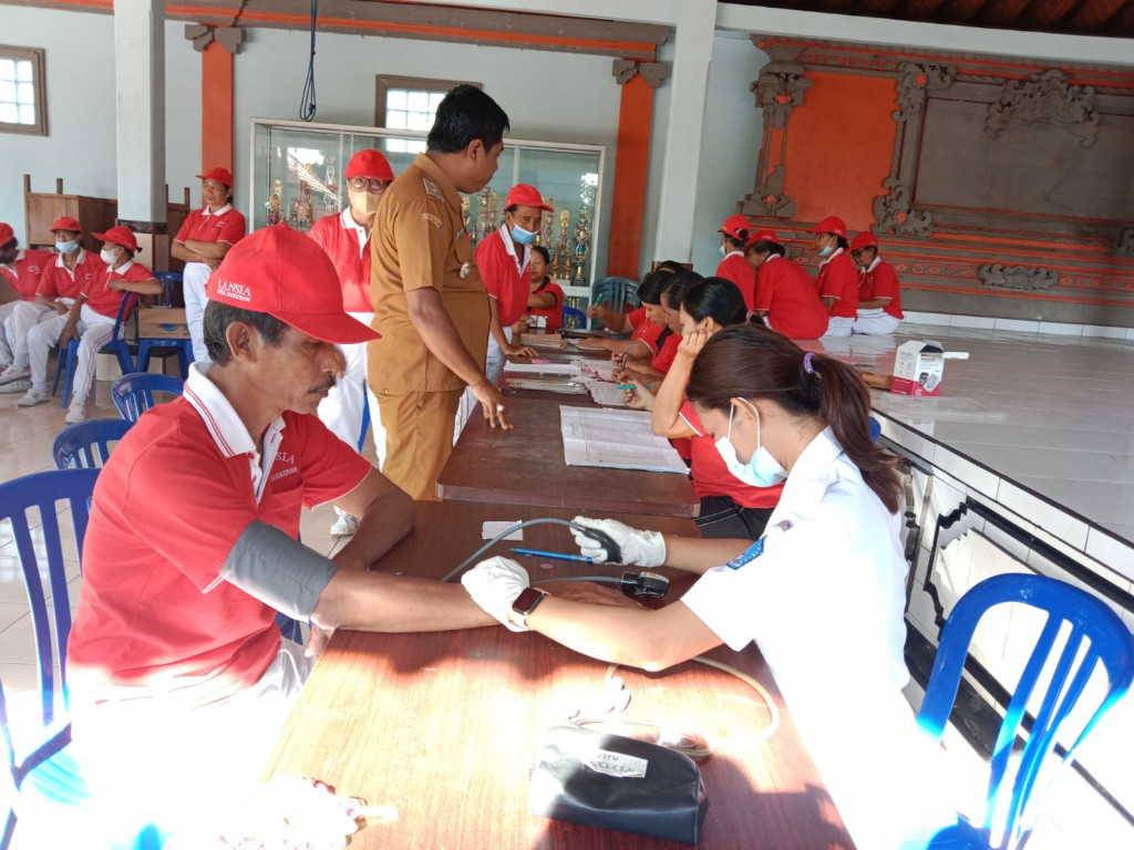 Kegiatan Posyandu Lansia Di Banjar Dangin Pangkung